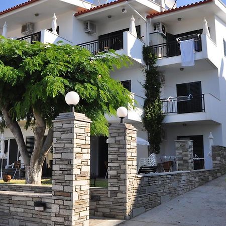 الشقق الفندقية نيا سكيونيفي  Pansion Alexandros By The Sea المظهر الخارجي الصورة