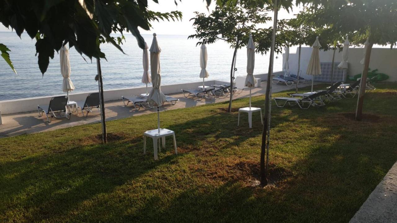 الشقق الفندقية نيا سكيونيفي  Pansion Alexandros By The Sea المظهر الخارجي الصورة