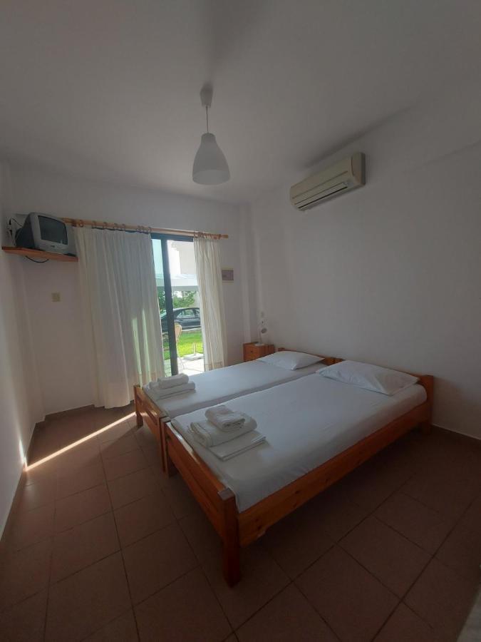 الشقق الفندقية نيا سكيونيفي  Pansion Alexandros By The Sea المظهر الخارجي الصورة